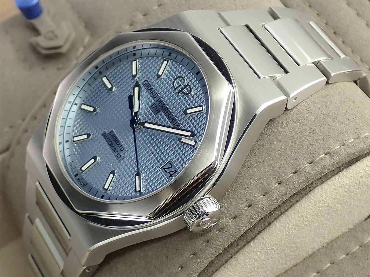 Girard-Perregaux Laureato Glacier Japan Limited &lt;Warranty, Box, etc.&gt;