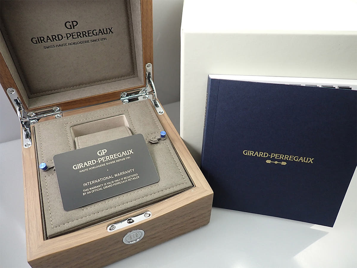 ジラールペルゴ ロレアート グレイシャー ジャパンリミテッド Ref.81010-11-200711A アイスブルー文字盤 中古 C41VCRJV