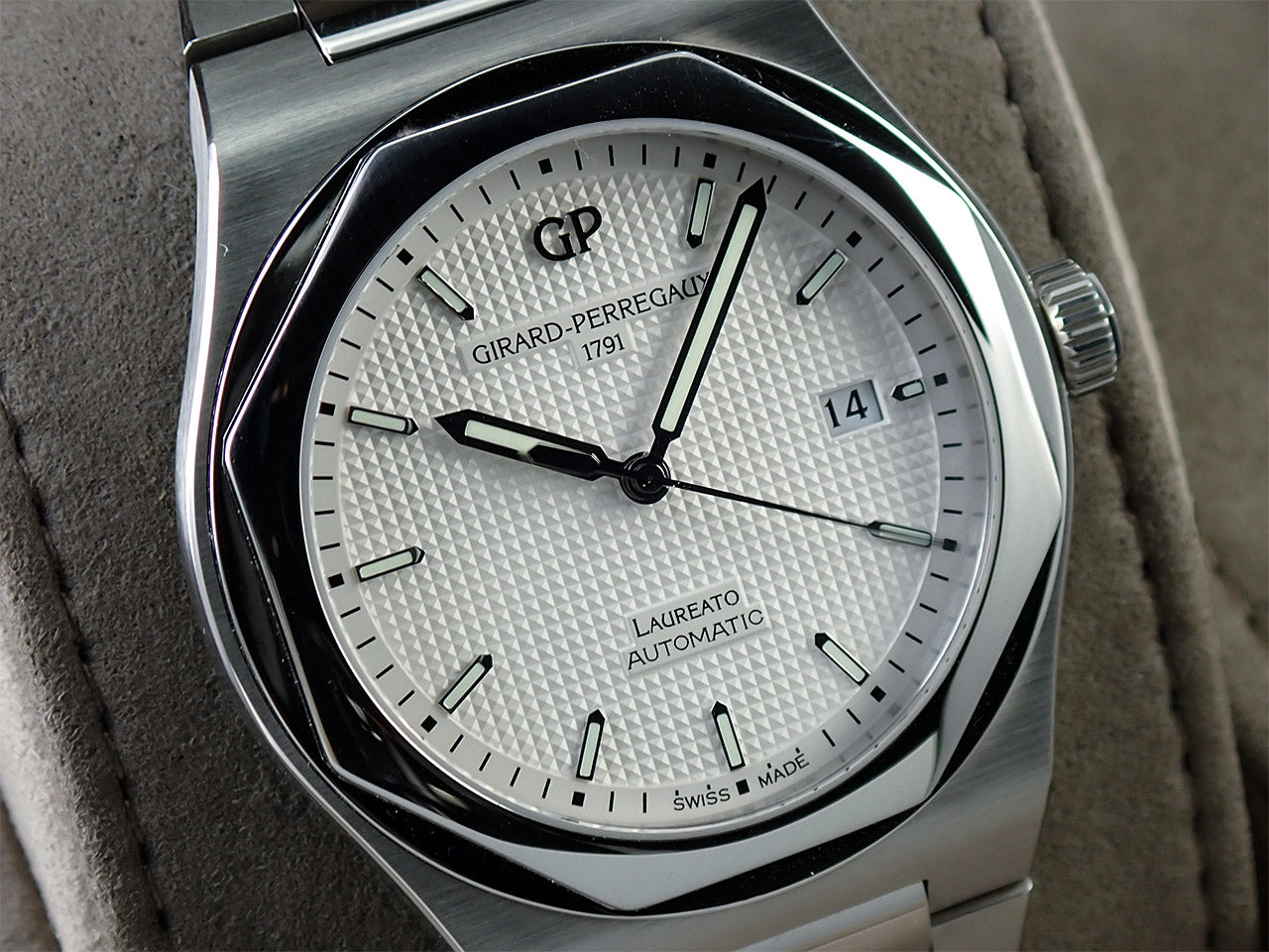 Girard-Perregaux Laureato &lt;Warranty, Box, etc.&gt;