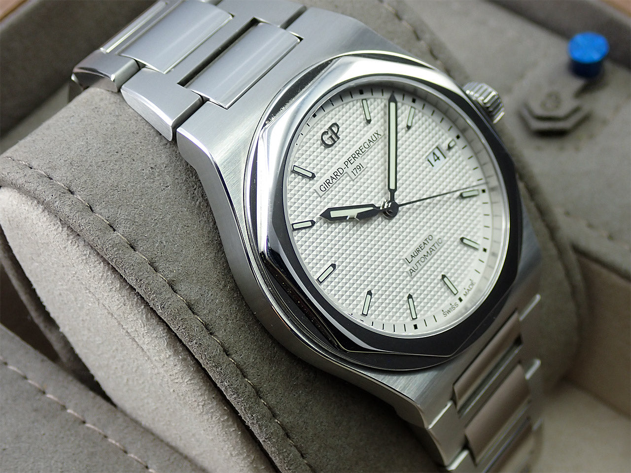 Girard-Perregaux Laureato &lt;Warranty, Box, etc.&gt;