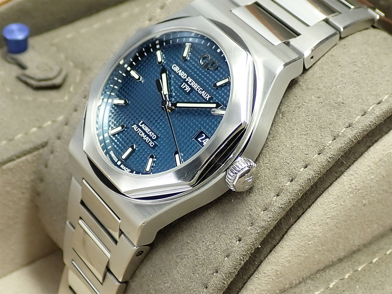 Girard-Perregaux Laureato &lt;Warranty, Box, etc.&gt;