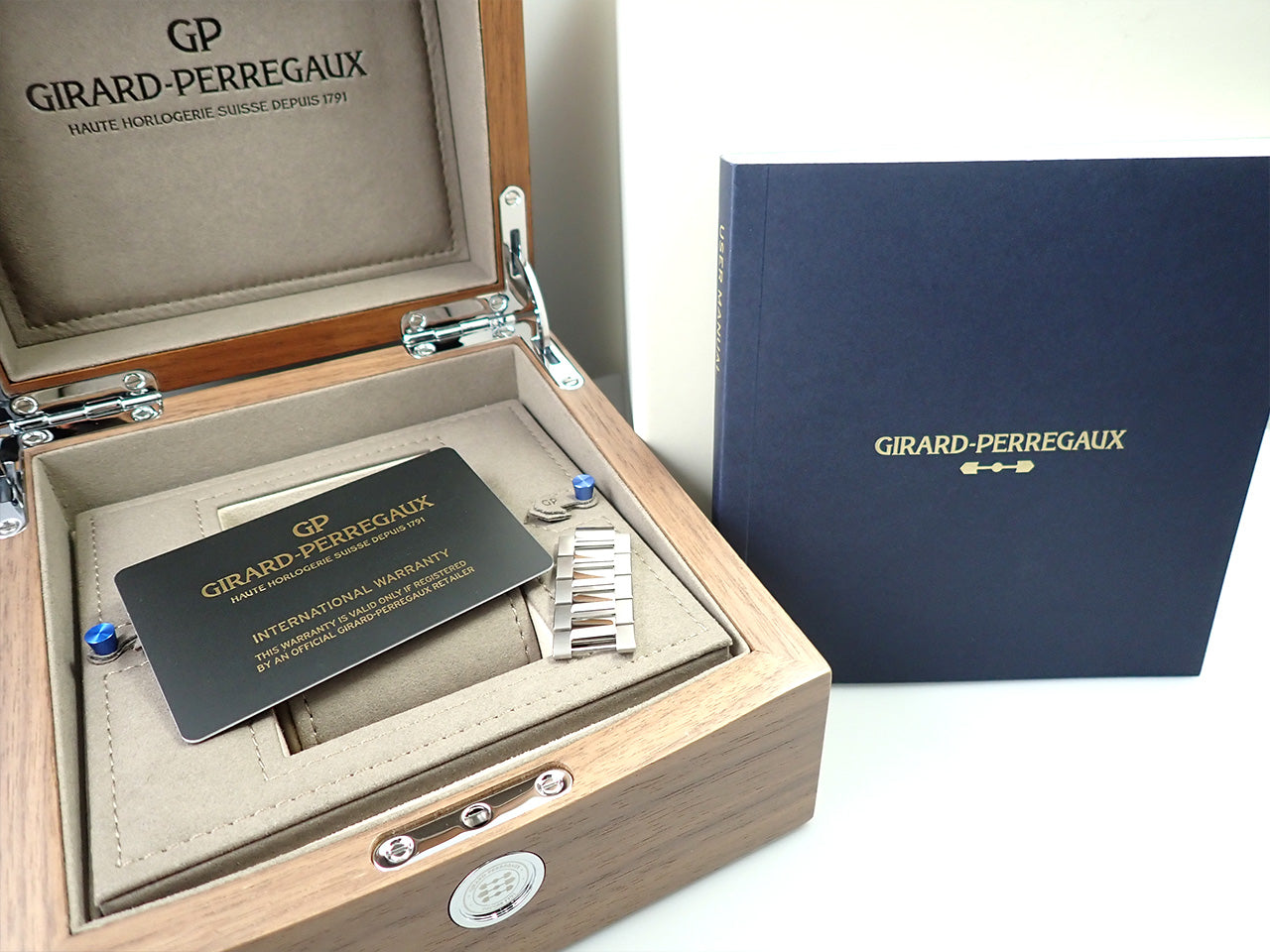 Girard-Perregaux Laureato Glacier Japan Limited &lt;Warranty, Box, etc.&gt;