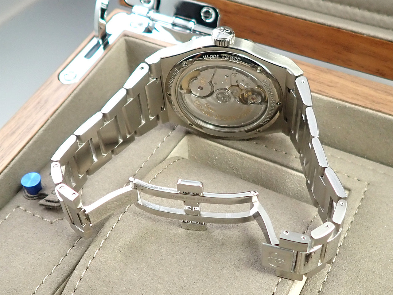 Girard-Perregaux Laureato Glacier Japan Limited &lt;Warranty, Box, etc.&gt;