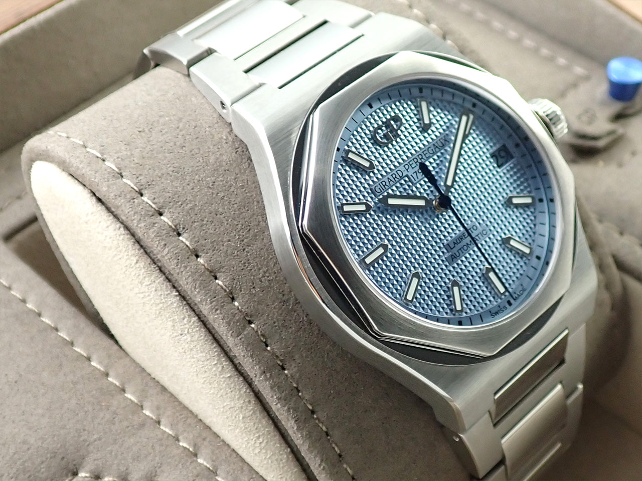 Girard-Perregaux Laureato Glacier Japan Limited &lt;Warranty, Box, etc.&gt;