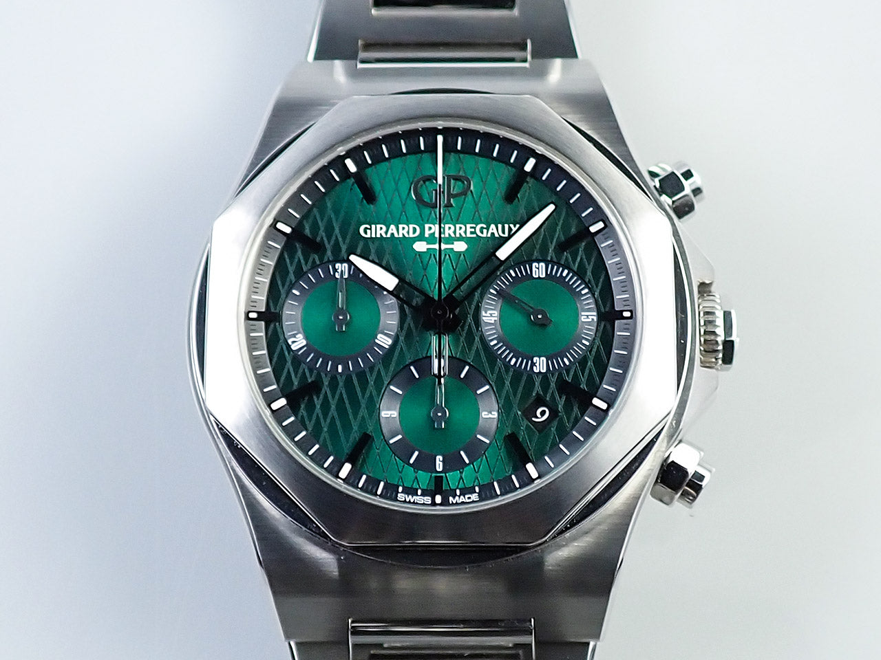 Girard-Perregaux Laureato Chronograph Aston Martin Edition &lt;Warranty, Box, etc.&gt;