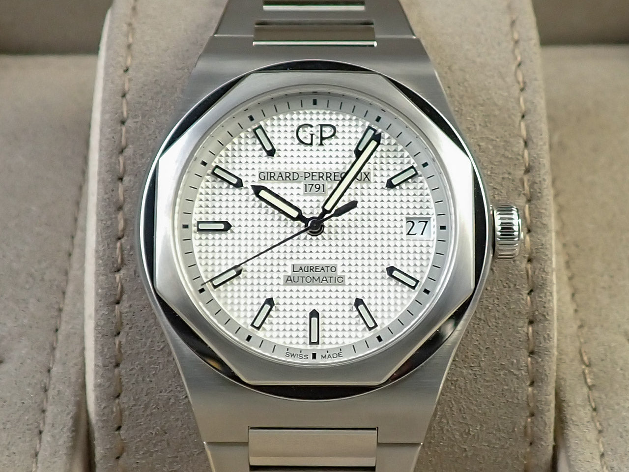 Girard-Perregaux Laureato &lt;Warranty, Box, etc.&gt;