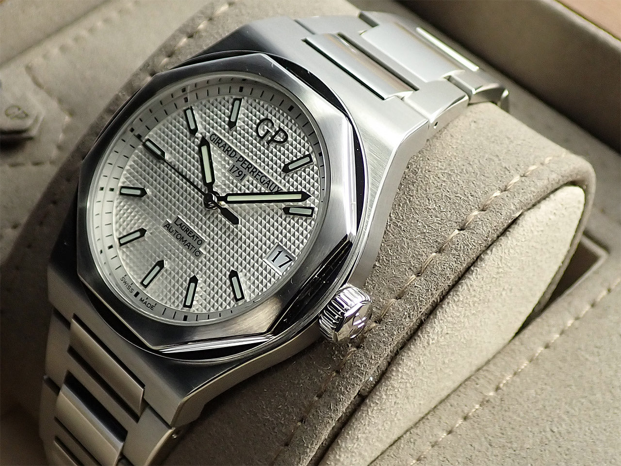 Girard-Perregaux Laureato &lt;Warranty, Box, etc.&gt;