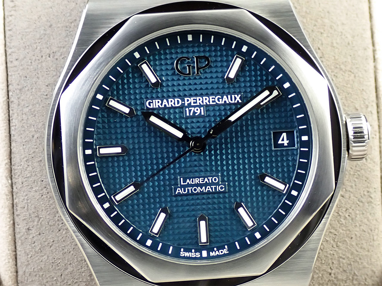 Girard-Perregaux Laureato &lt;Warranty, Box, etc.&gt;