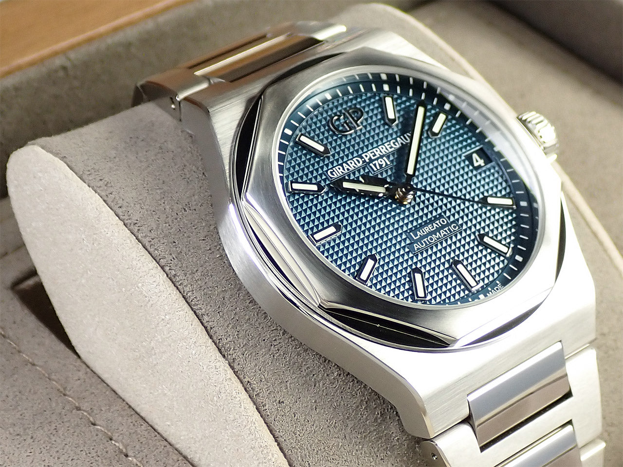 Girard-Perregaux Laureato &lt;Warranty, Box, etc.&gt;