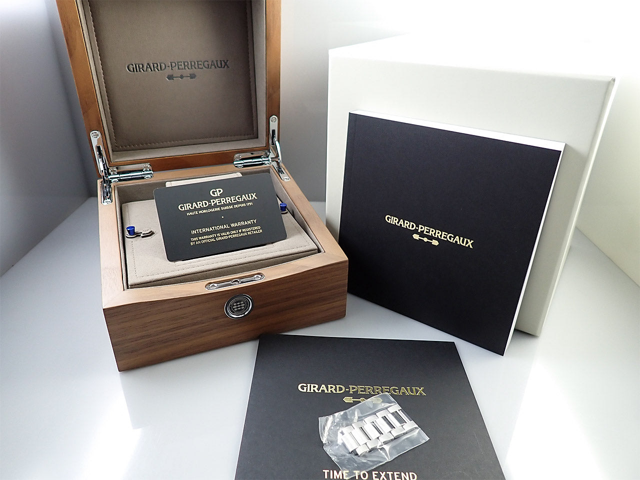 Girard-Perregaux Laureato &lt;Warranty, Box, etc.&gt;