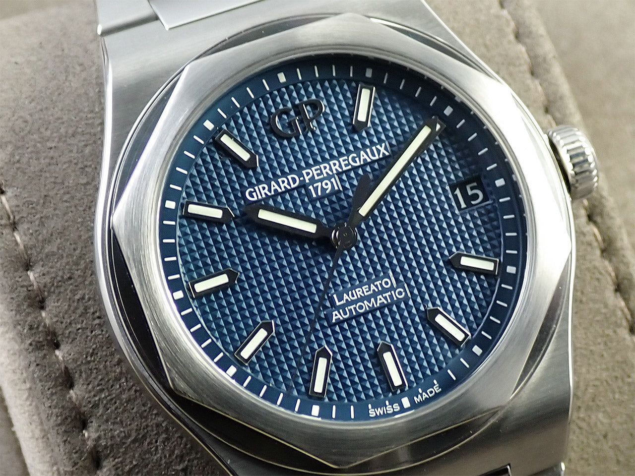 Girard-Perregaux Laureato &lt;Warranty, Box, etc.&gt;