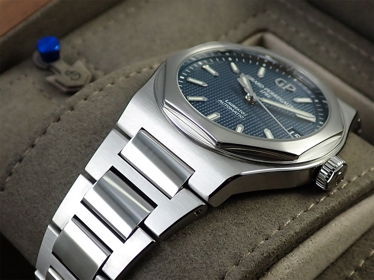 Girard-Perregaux Laureato &lt;Warranty, Box, etc.&gt;