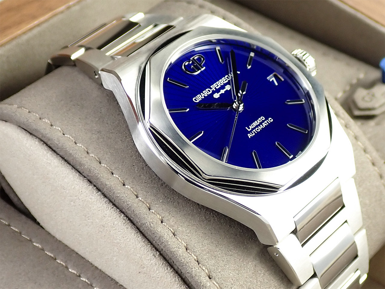 Girard-Perregaux Laureato &lt;Warranty, Box, etc.&gt;