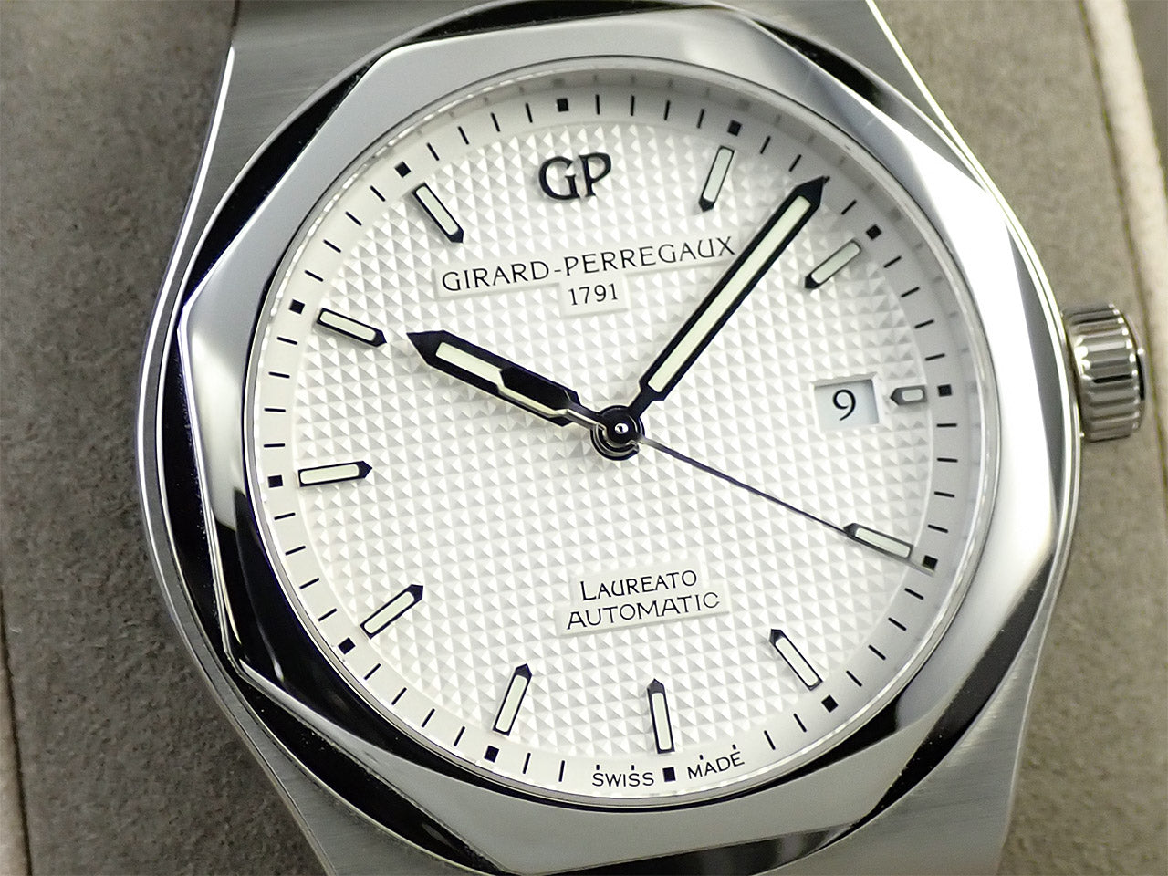 Girard-Perregaux Laureato &lt;Warranty, Box, etc.&gt;