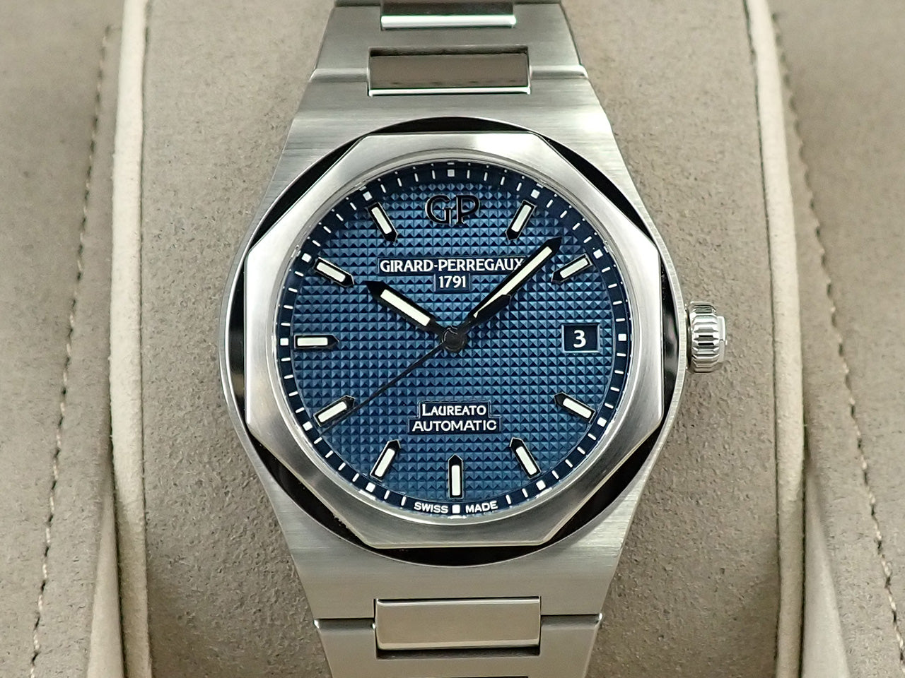 Girard-Perregaux Laureato &lt;Warranty, Box, etc.&gt;