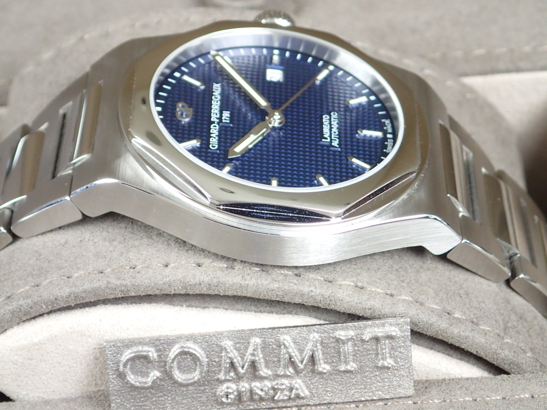 Girard-Perregaux Laureato 225th Anniversary Model Ref.81000-11-431-11A