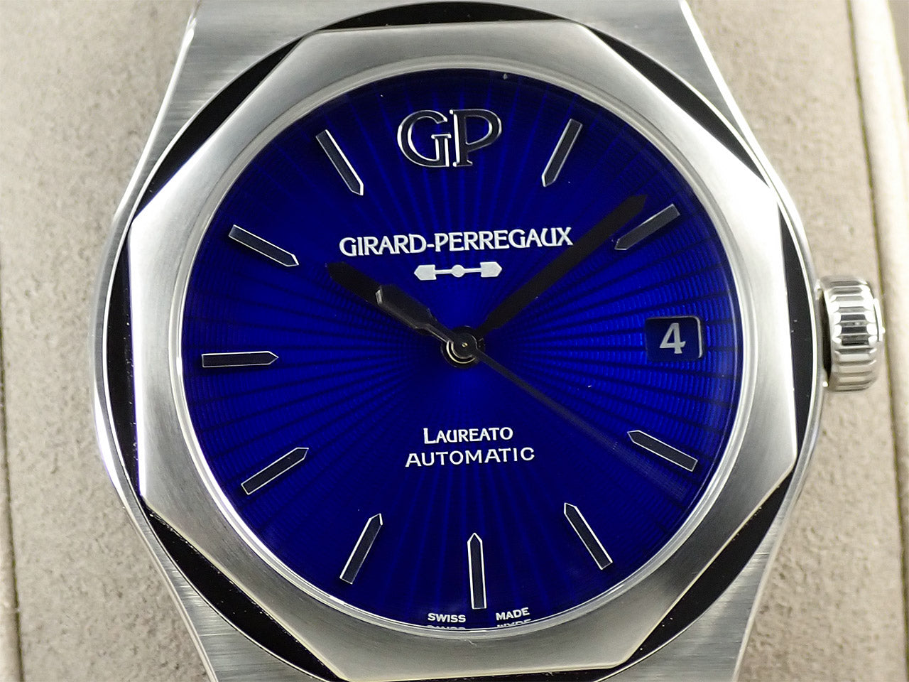 Girard-Perregaux Laureato &lt;Warranty, Box, etc.&gt;