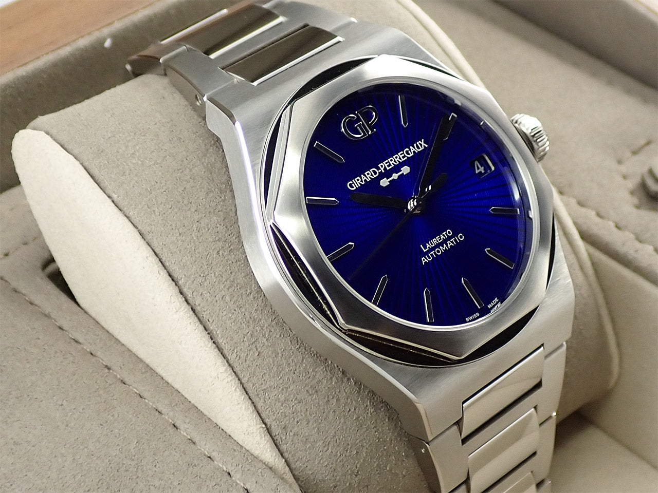 Girard-Perregaux Laureato &lt;Warranty, Box, etc.&gt;