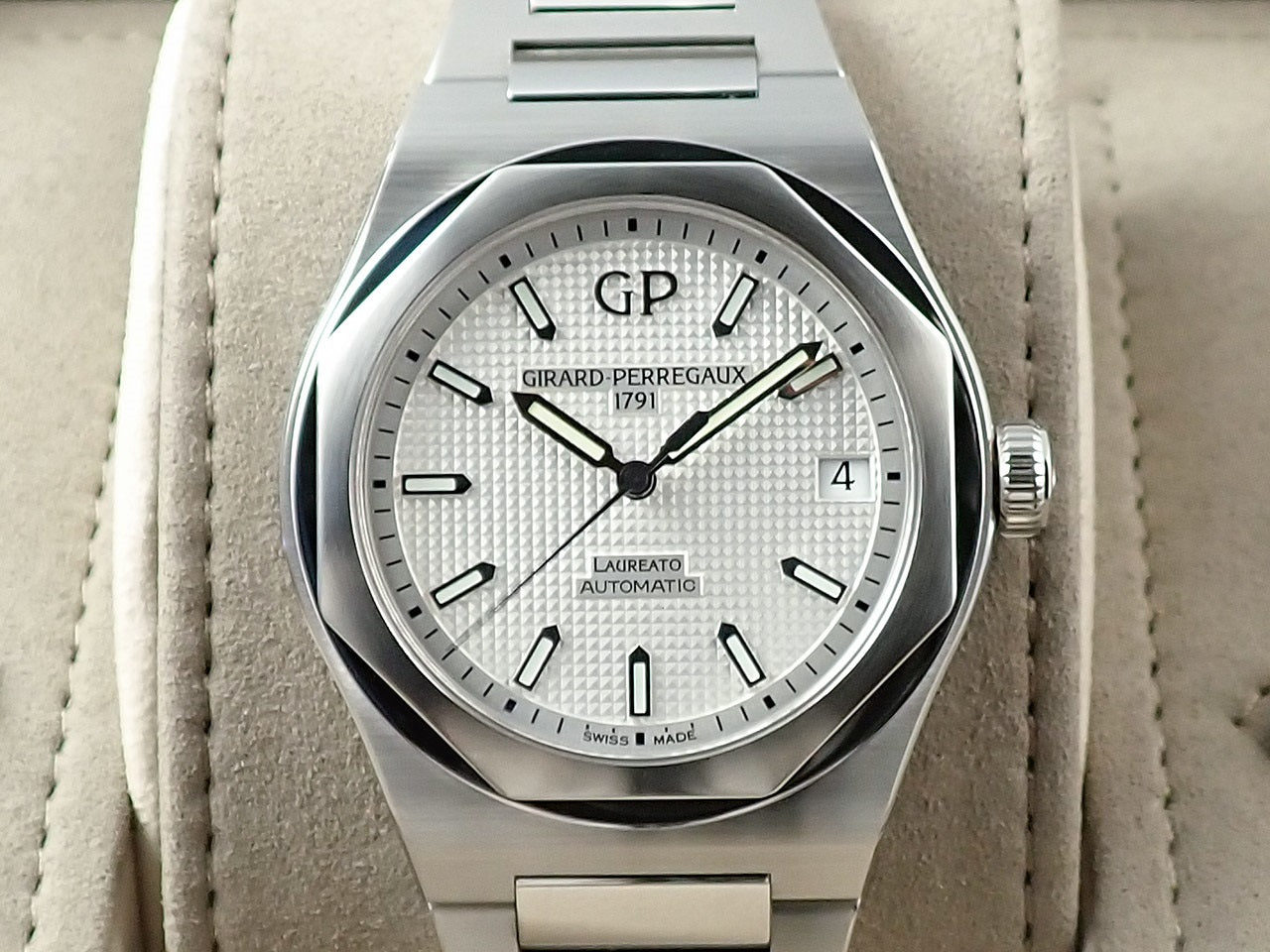 Girard-Perregaux Laureato &lt;Warranty, Box, etc.&gt;