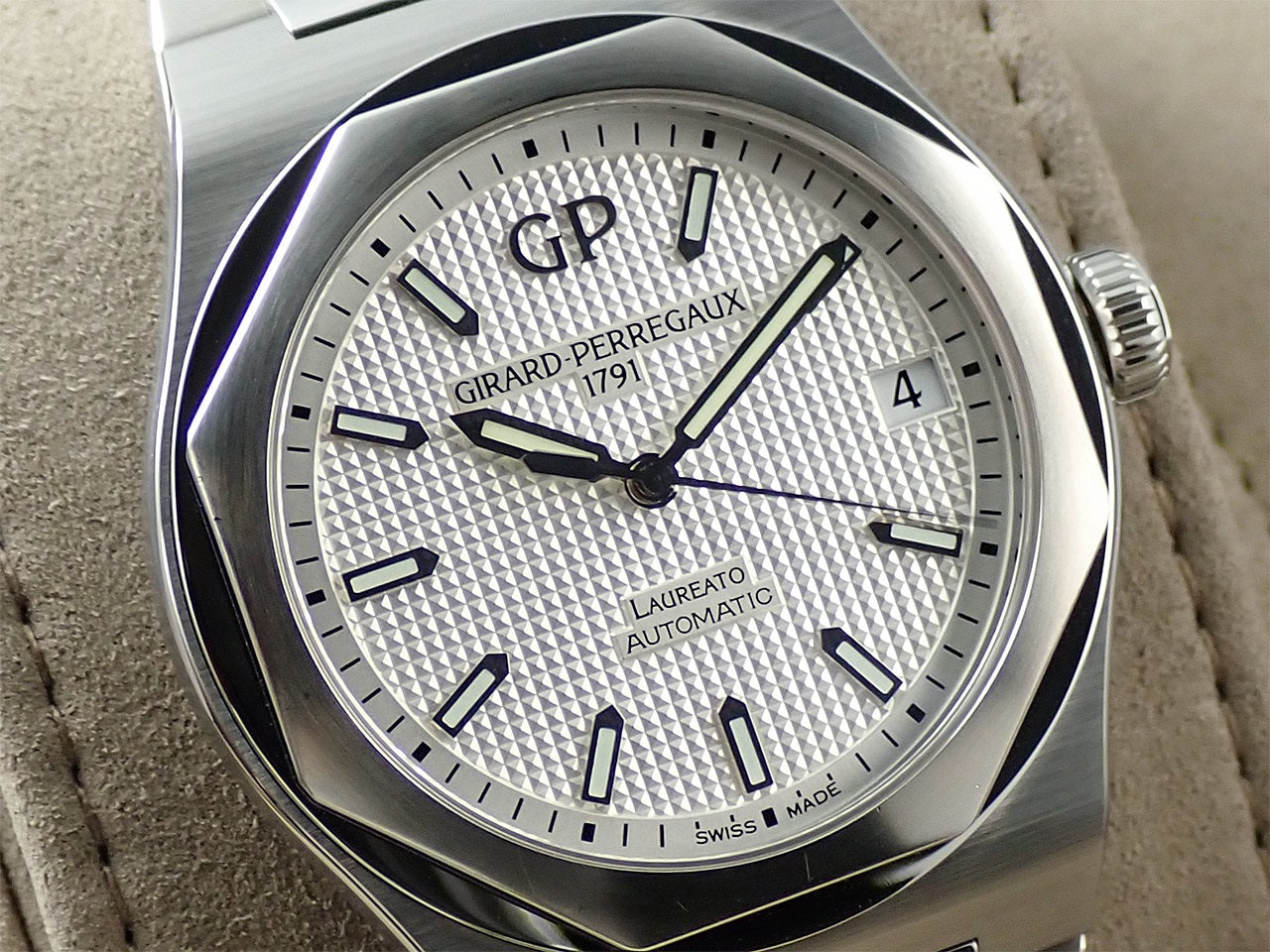 Girard-Perregaux Laureato &lt;Warranty, Box, etc.&gt;