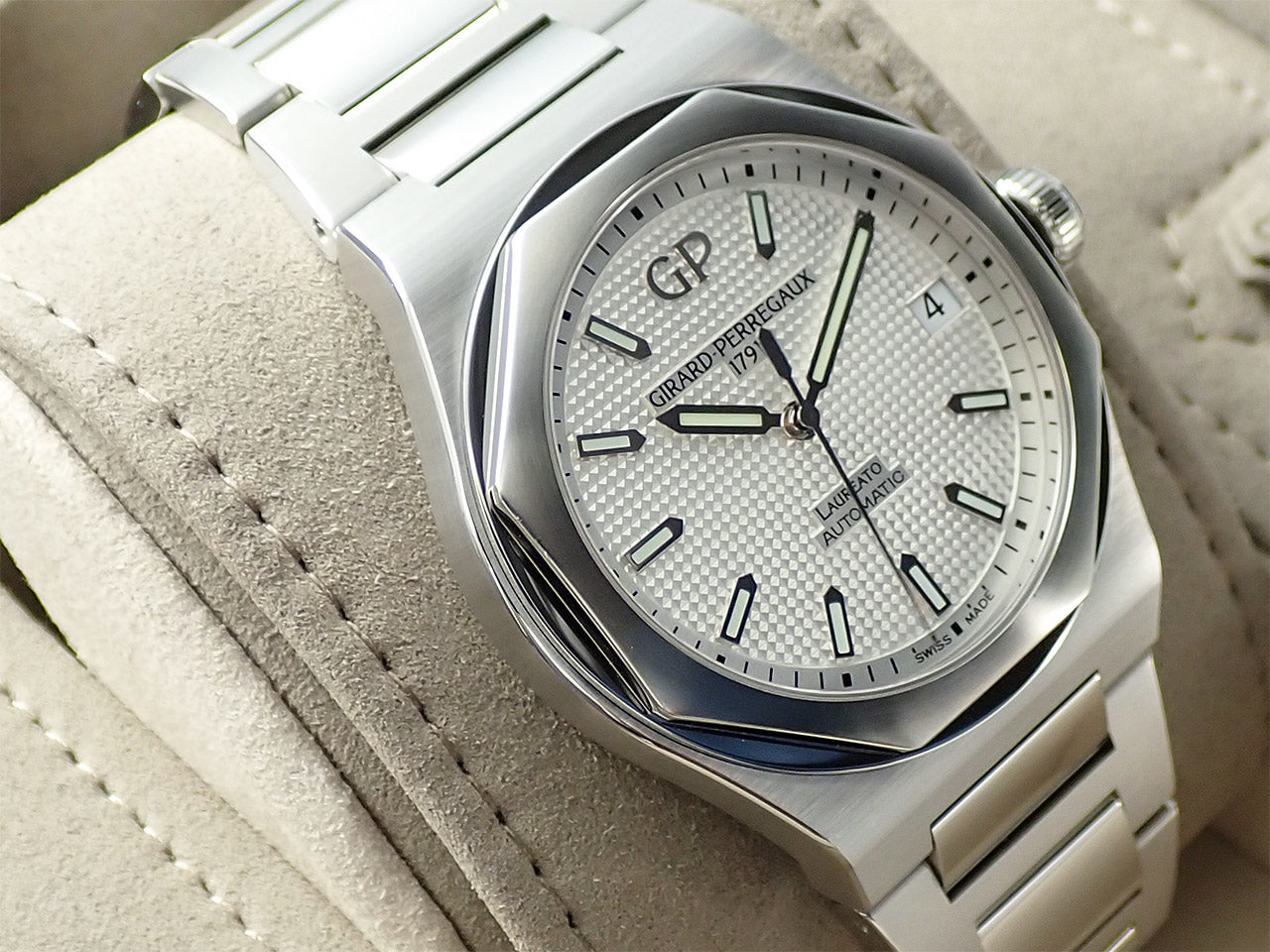 Girard-Perregaux Laureato &lt;Warranty, Box, etc.&gt;