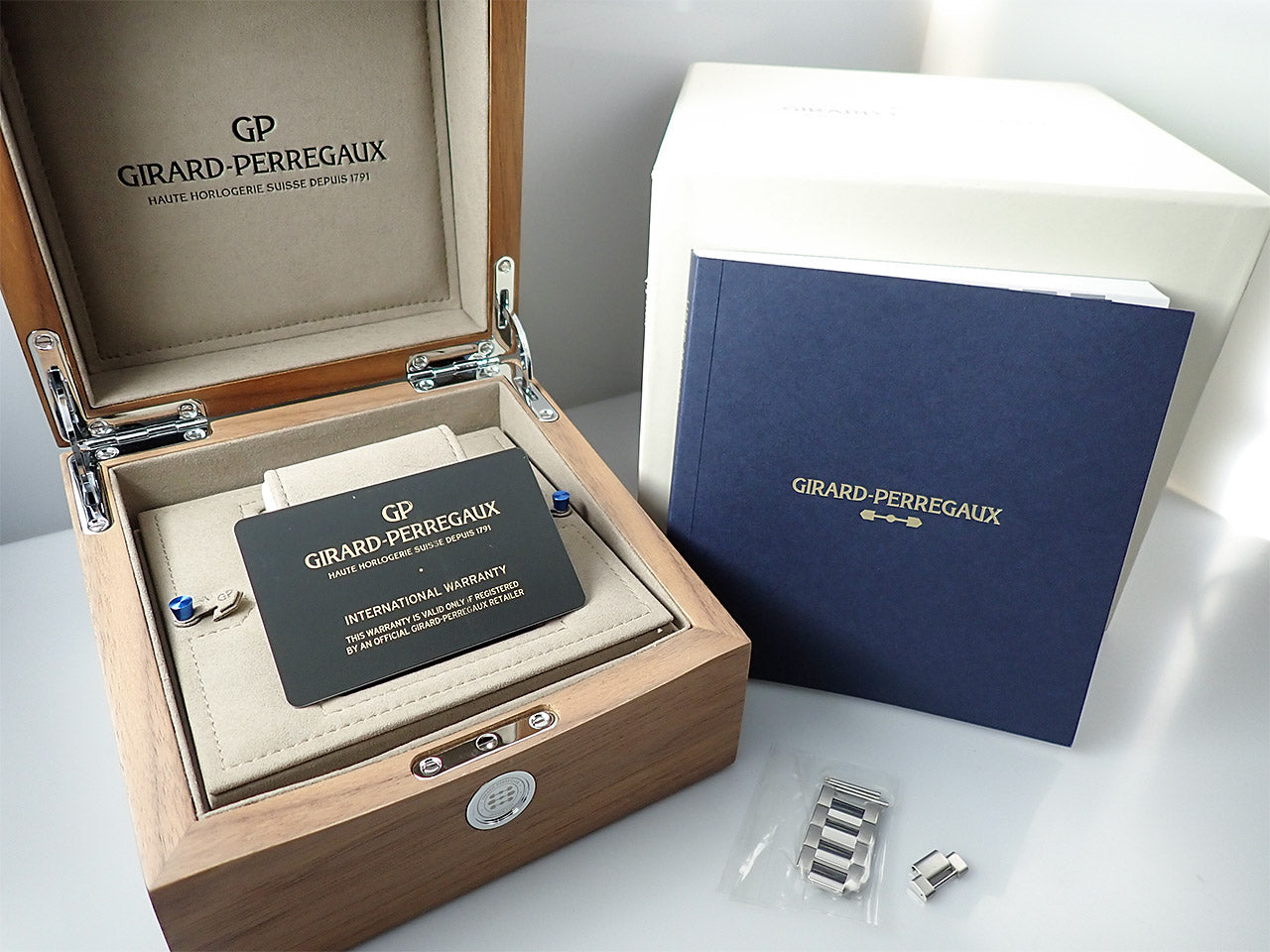 Girard-Perregaux Laureato &lt;Warranty, Box, etc.&gt;