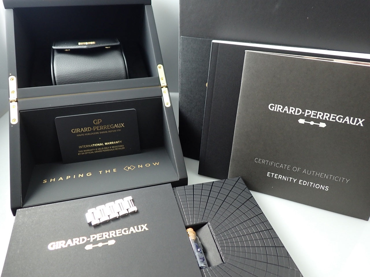 Girard-Perregaux Laureato &lt;Warranty, Box, etc.&gt;