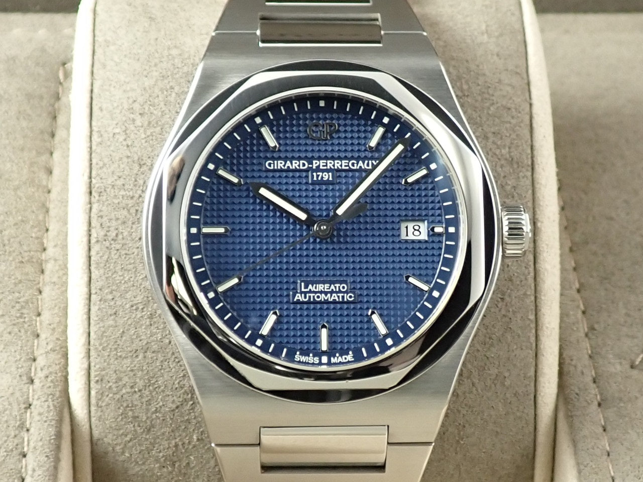 Girard-Perregaux Laureato &lt;Warranty, Box, etc.&gt;