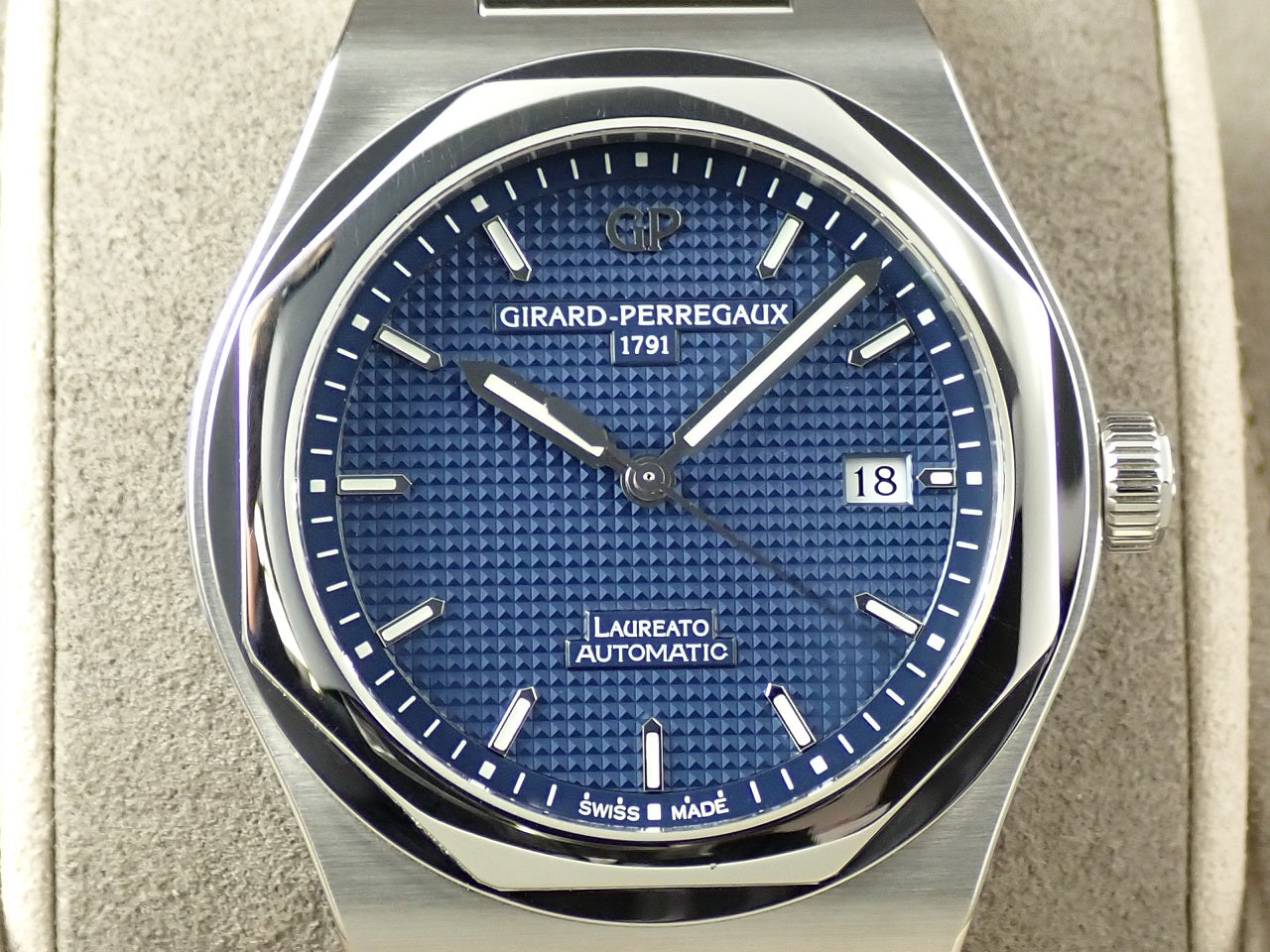 Girard-Perregaux Laureato &lt;Warranty, Box, etc.&gt;