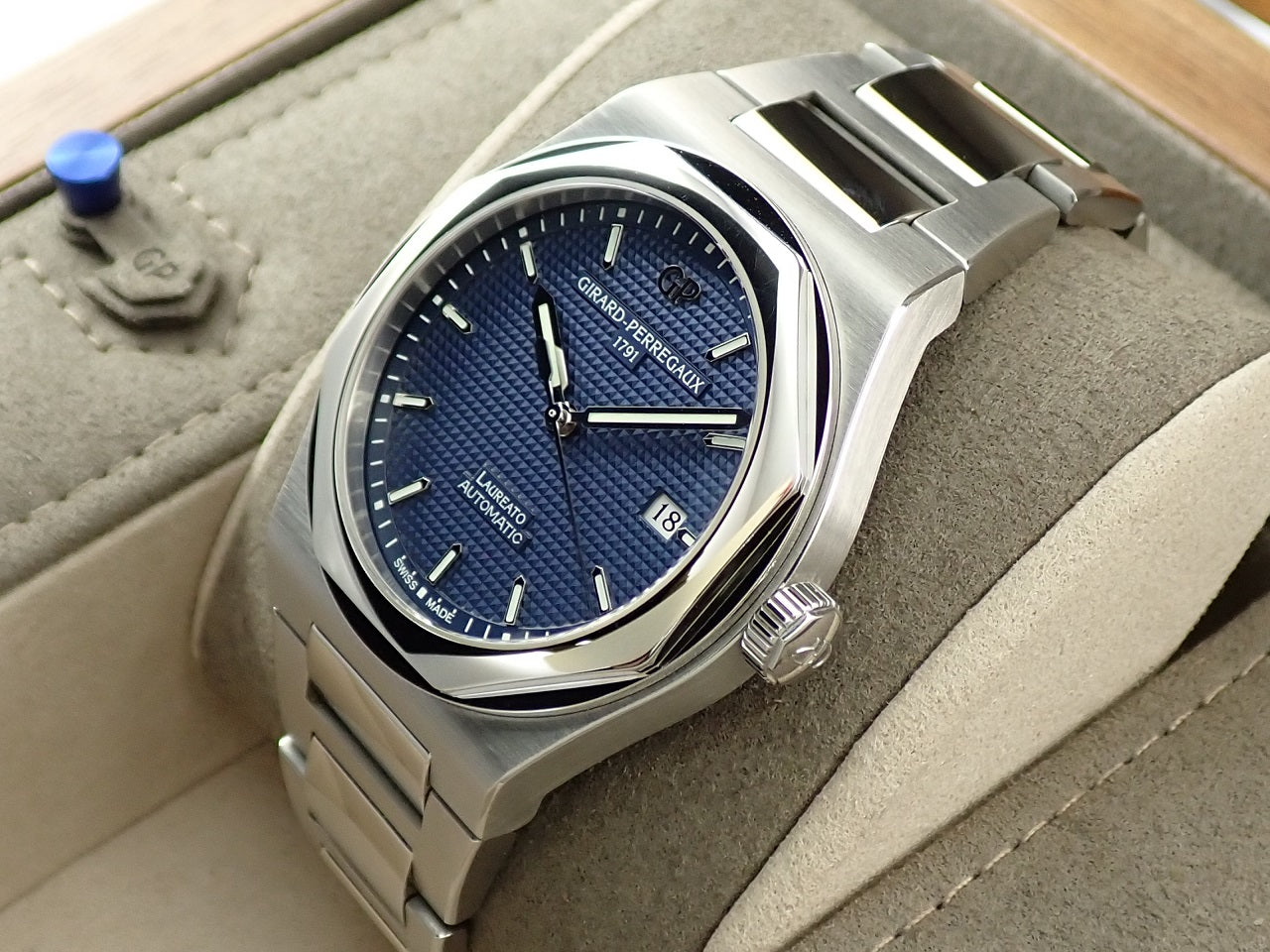 Girard-Perregaux Laureato &lt;Warranty, Box, etc.&gt;