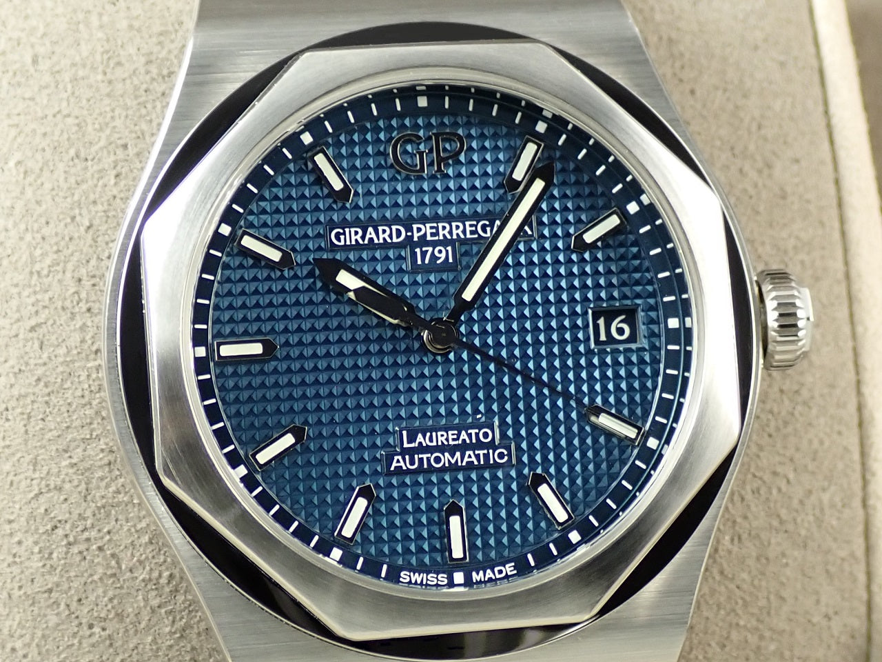 Girard-Perregaux Laureato &lt;Warranty, Box, etc.&gt;