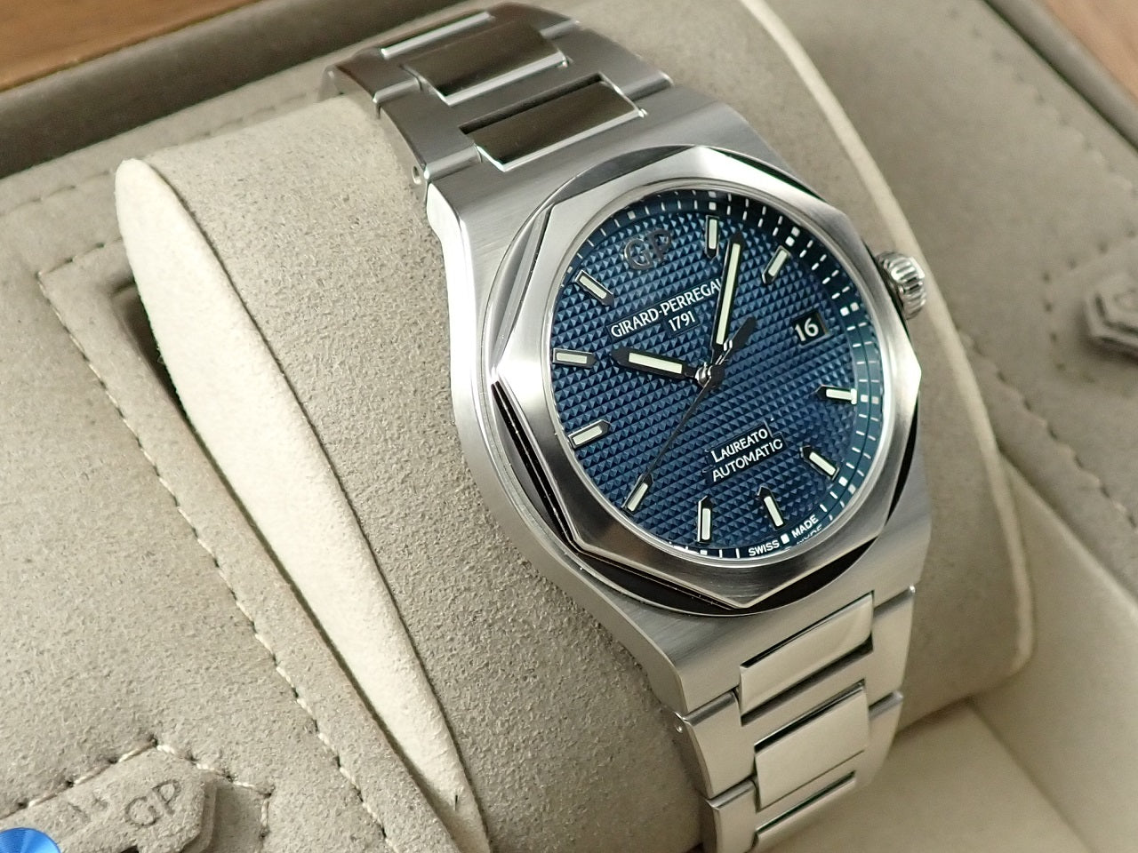 Girard-Perregaux Laureato &lt;Warranty, Box, etc.&gt;