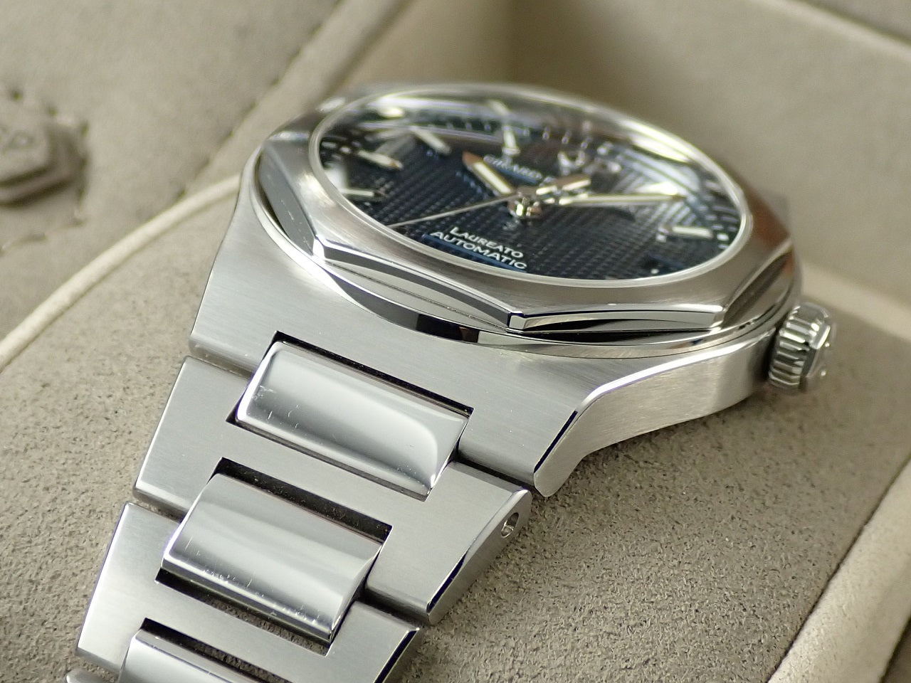 Girard-Perregaux Laureato &lt;Warranty, Box, etc.&gt;