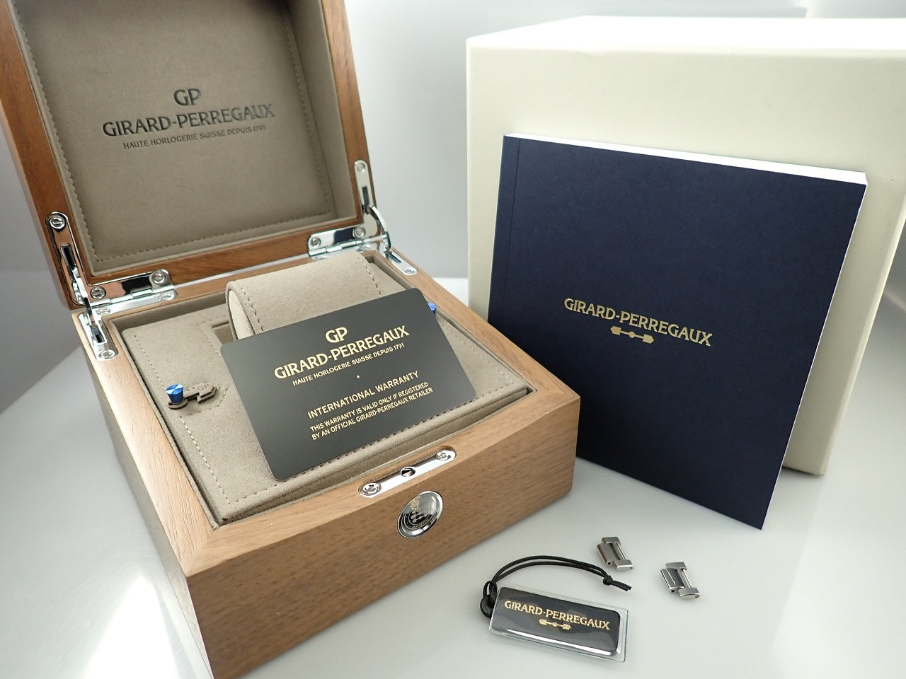 Girard-Perregaux Laureato &lt;Warranty, Box, etc.&gt;