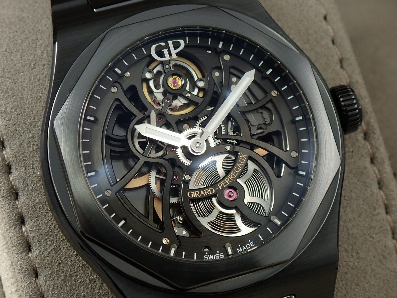 レア　新品　未開封　38explore グラインドロッヂ × LOV スケルトン ロレアート スケルトン - 81015-52-002-52A｜ジラール・ペルゴ