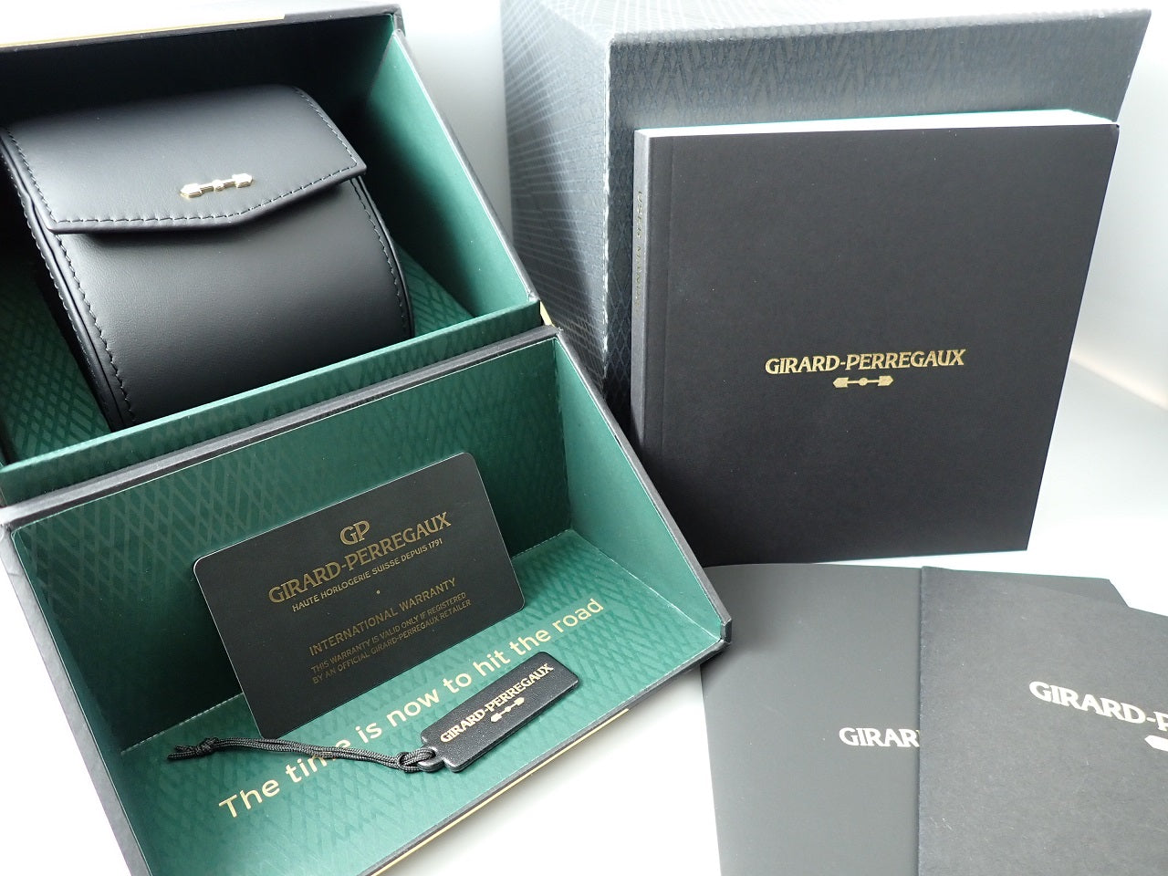 Girard-Perregaux Laureato Chronograph Aston Martin Edition &lt;Warranty, Box, etc.&gt;