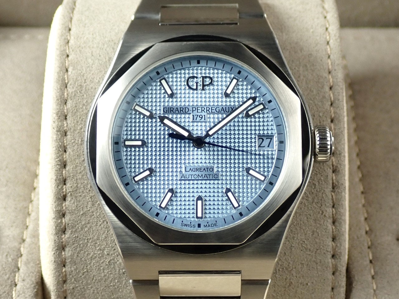 Girard-Perregaux Laureato Glacier Japan Limited &lt;Warranty, Box, etc.&gt;