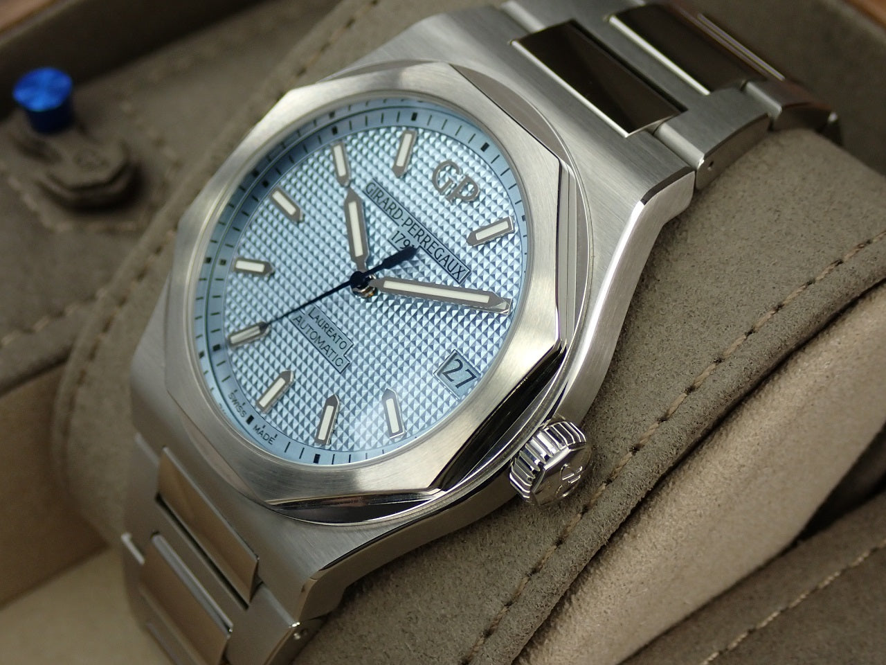 Girard-Perregaux Laureato Glacier Japan Limited &lt;Warranty, Box, etc.&gt;