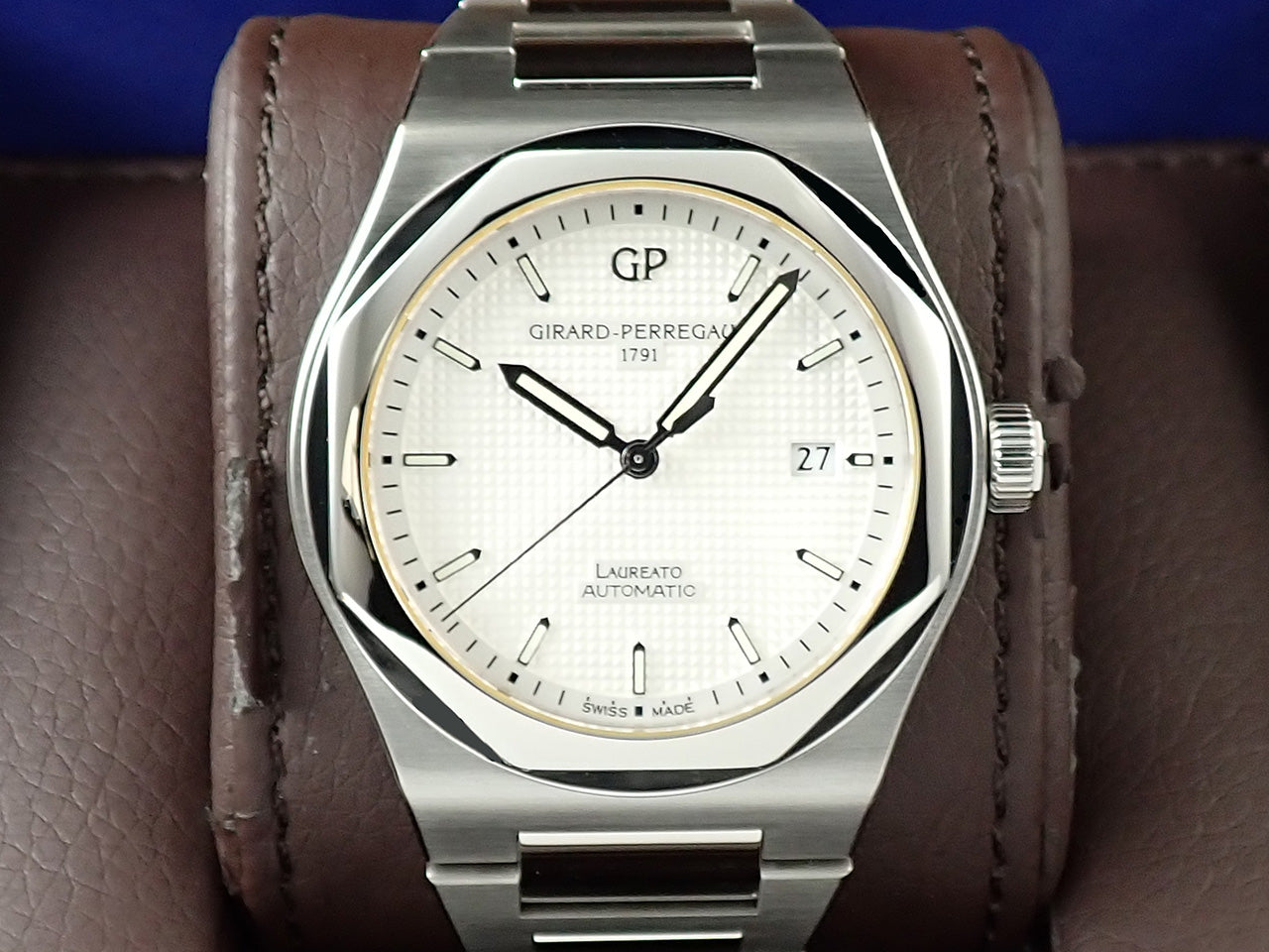 Girard-Perregaux Laureato Ref.81000-11-131-11A SS Silver Dial