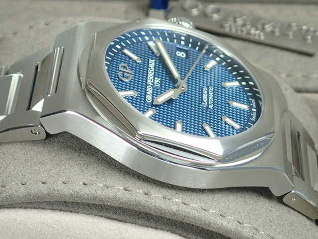 Girard-Perregaux Laureato