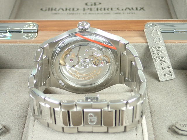 Girard-Perregaux Laureato