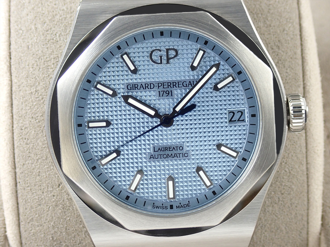 Girard-Perregaux Laureato Glacier Japan Limited &lt;Warranty, Box, etc.&gt;