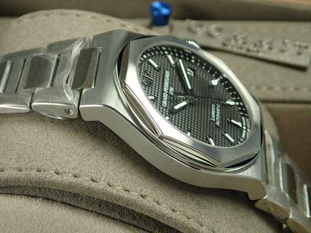 Girard-Perregaux Laureato [Unused] Ref.81005-11-632-11A