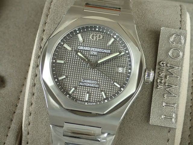 Girard-Perregaux Laureato [Unused] Ref.81005-11-231-11A