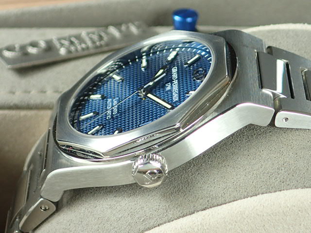 Girard-Perregaux Laureato