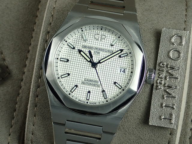 ジラールペルゴ ロレアート Ref.81005-11-131-11A シルバー文字盤 美品 laureato-9