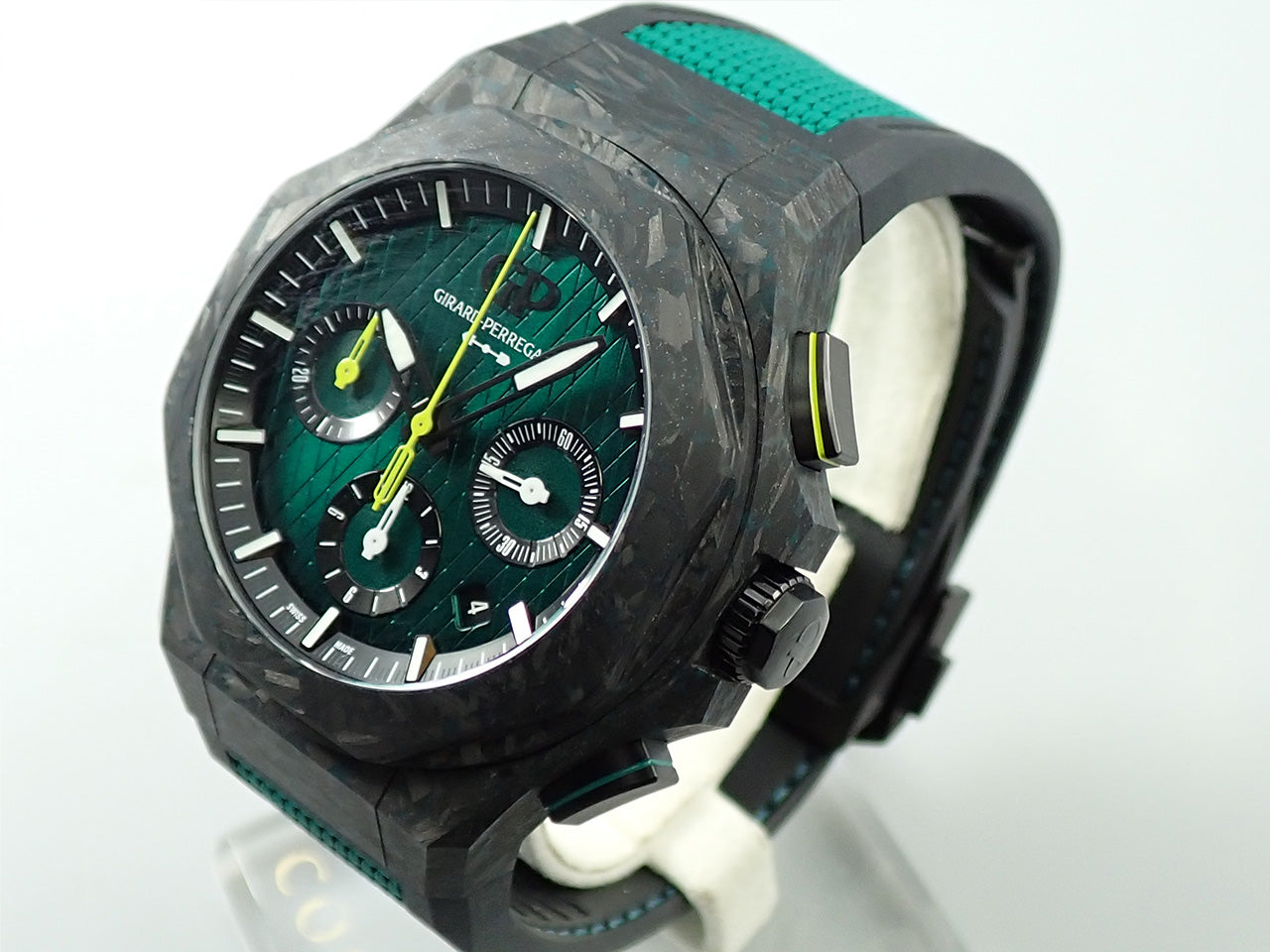 Girard-Perregaux Laureato Absolute Chronograph Aston Martin F1 Edition &lt;Warranty, Box, etc.&gt;