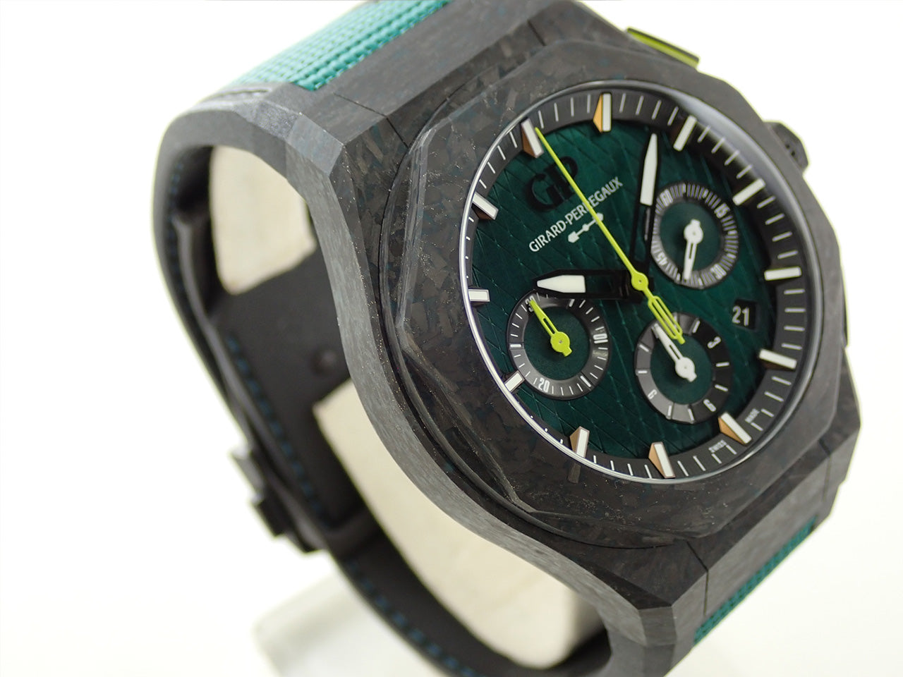 Girard-Perregaux Laureato Absolute Chronograph Aston Martin F1 Edition Ref.81060-41-3071-1CX TI/CA Green Dial