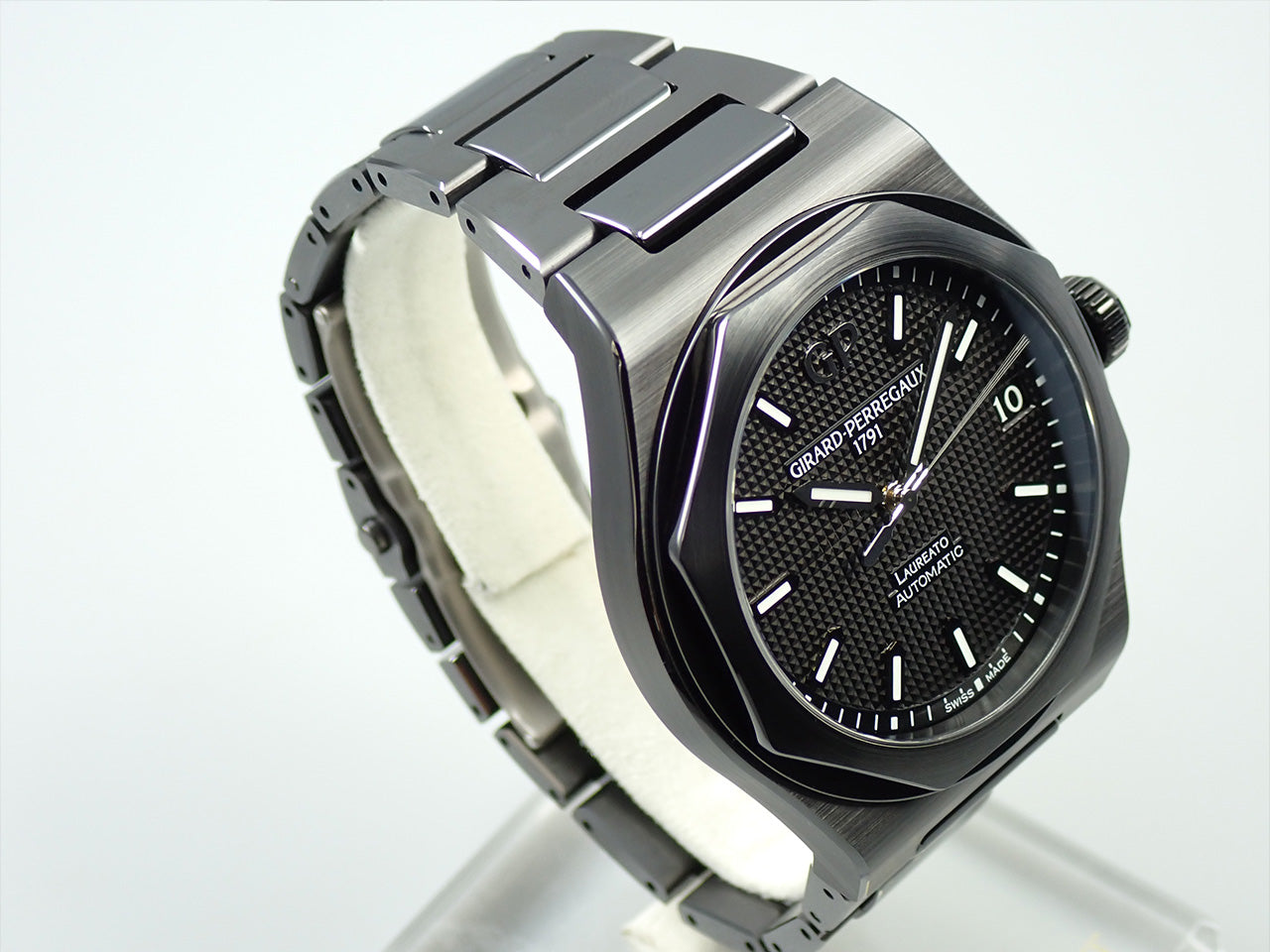 Girard-Perregaux Laureato Ceramic &lt;Warranty, Box, etc.&gt;