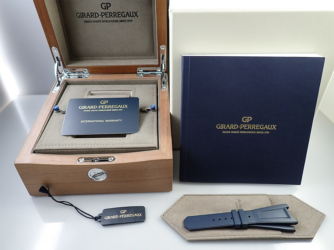 Girard-Perregaux Laureato Chronograph &lt;Warranty, Box, etc.&gt;